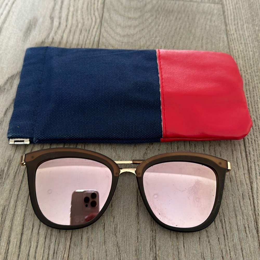 Le Specs